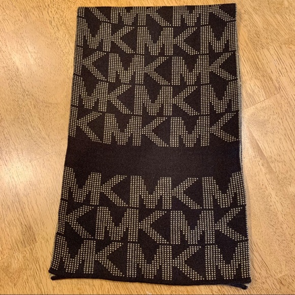 NWOT Michael‎ Kors Brown Tan Reversible Winter Scarf - Picture 2 of 8